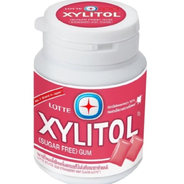 Жевательная резинка без сахара с ксилитом со вкусом клубники Lotte Xylitol gum 52.2 гр